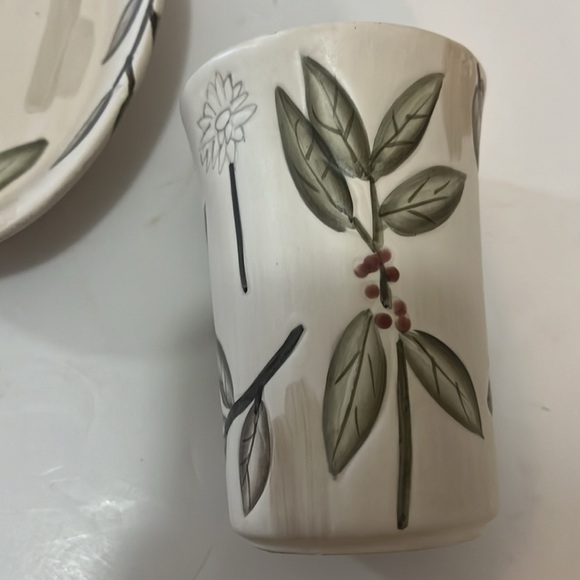 Ceramic Bathroom Soap and Brush Set Cream & Sage Floral Pottery Bowl & Cup - Picture 4 of 9